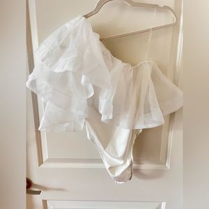 Akira One Shoulder bodysuit. White, size Large